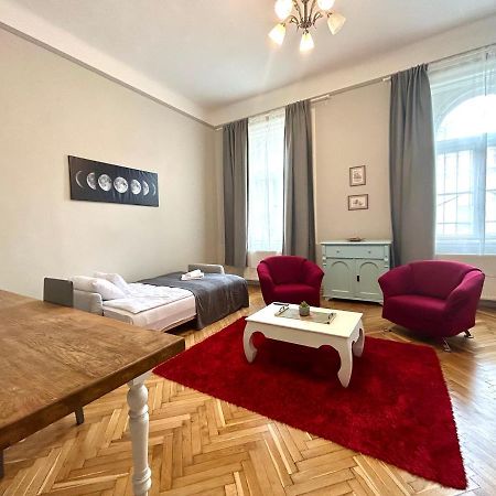 Fullmoon Apartments 2 Сегед Екстериор снимка