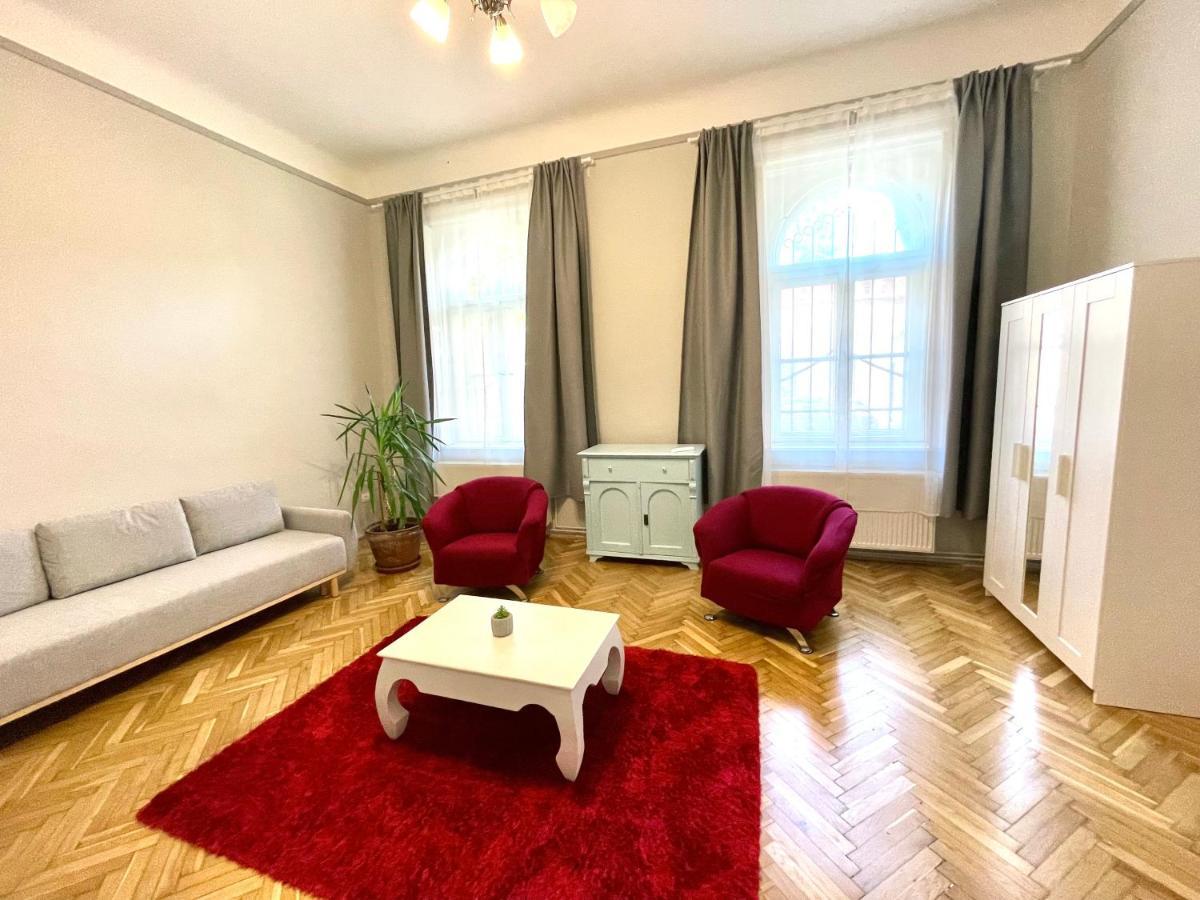 Fullmoon Apartments 2 Сегед Екстериор снимка