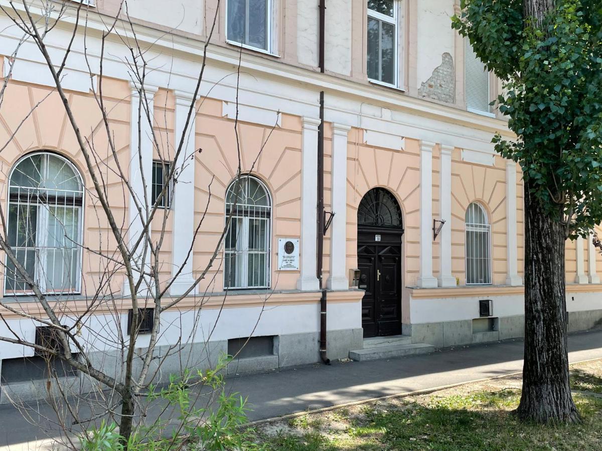 Fullmoon Apartments 2 Сегед Екстериор снимка