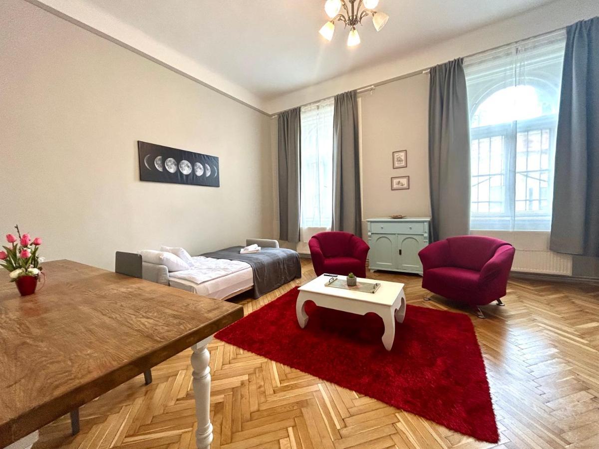 Fullmoon Apartments 2 Сегед Екстериор снимка