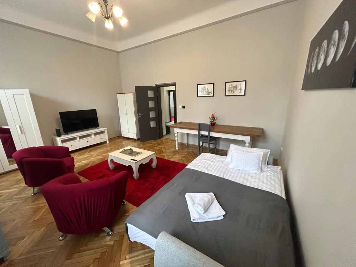 Fullmoon Apartments 2 Сегед Екстериор снимка