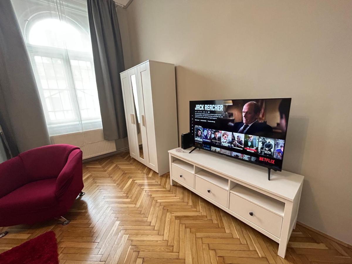 Fullmoon Apartments 2 Сегед Екстериор снимка